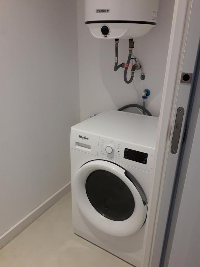 סאלו Jacuzzi & Sauna Apartment ! מראה חיצוני תמונה
