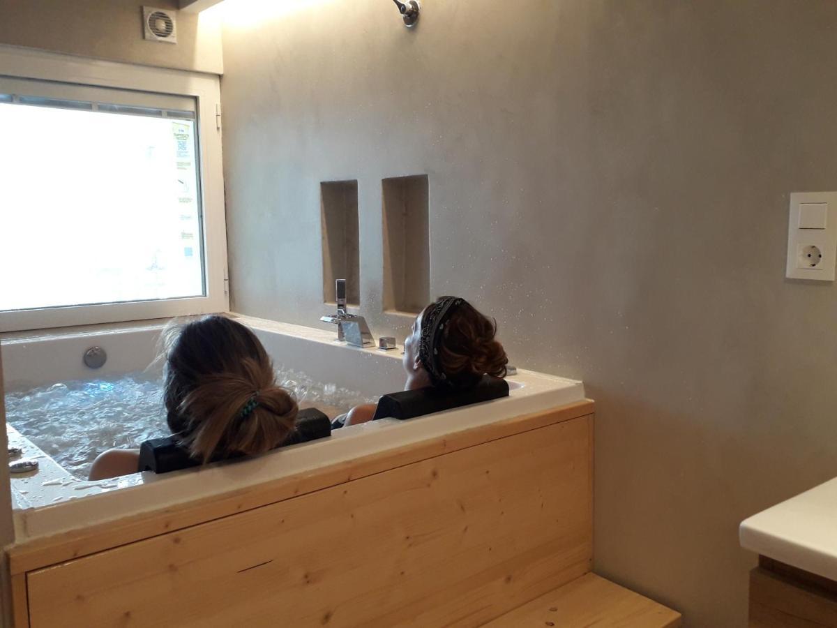 סאלו Jacuzzi & Sauna Apartment ! מראה חיצוני תמונה